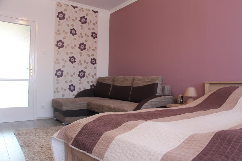 Verona Apartman Szeged Esterno foto