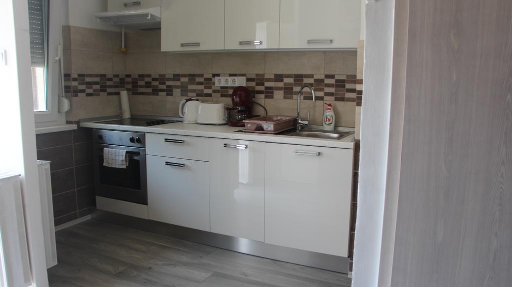 Verona Apartman Szeged Esterno foto