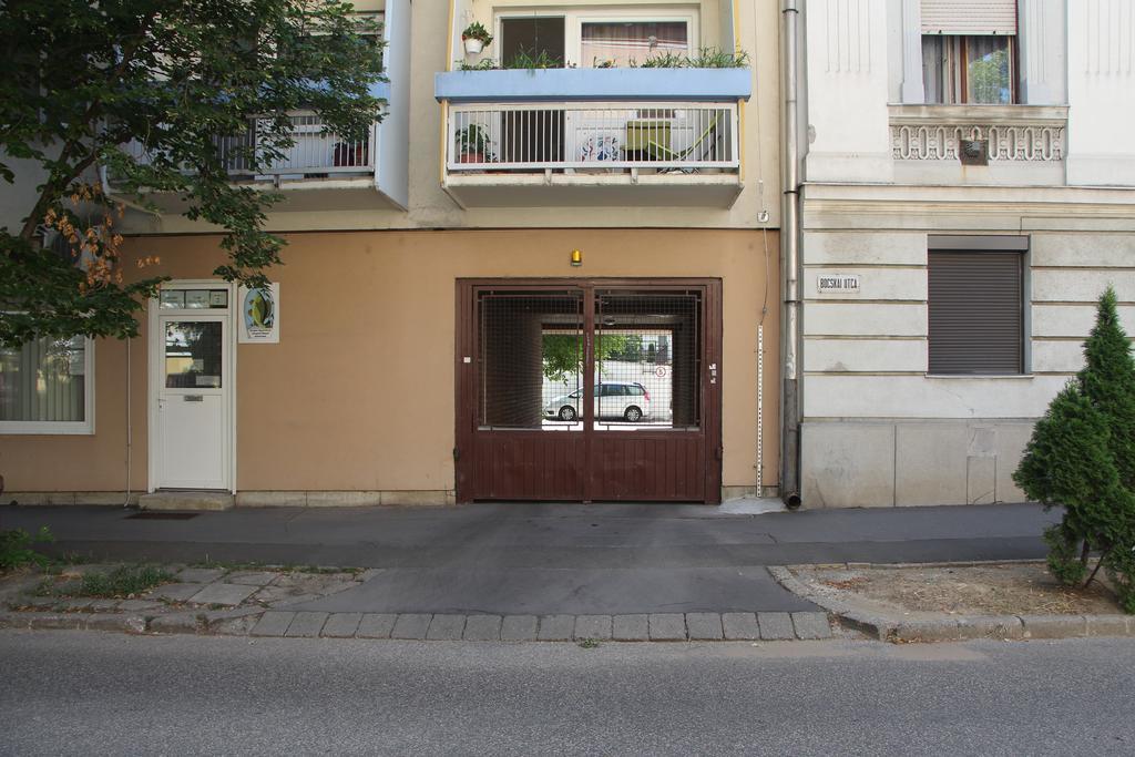 Verona Apartman Szeged Esterno foto