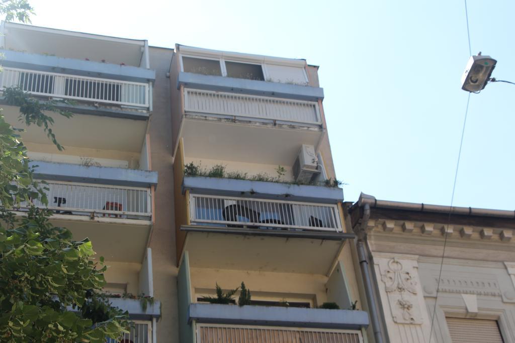 Verona Apartman Szeged Esterno foto