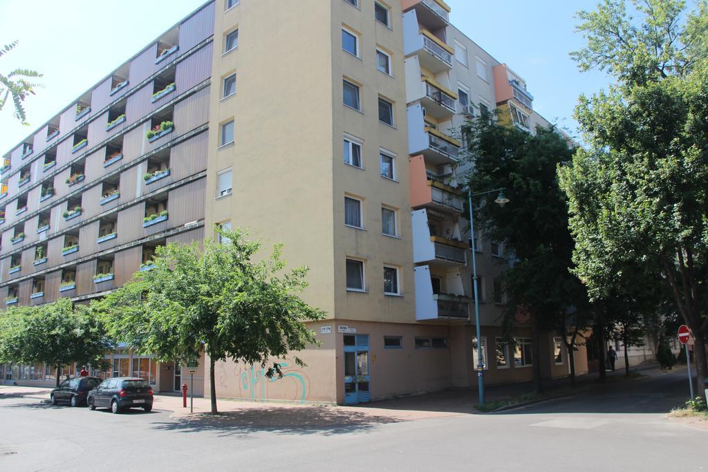 Verona Apartman Szeged Esterno foto